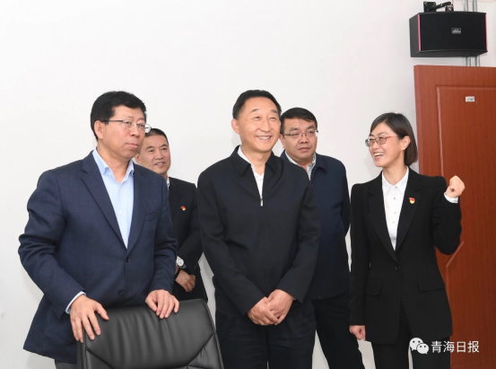 省委副書記、代省長(zhǎng)劉寧在副省長(zhǎng)王黎明等領(lǐng)導(dǎo)的陪同下視察物產(chǎn)集團(tuán)